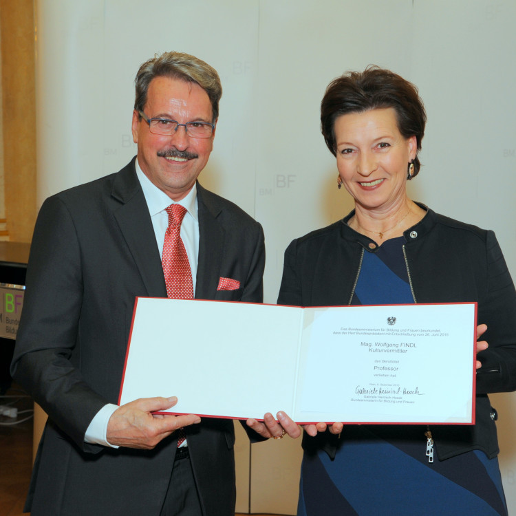 Bundesministerin Heinisch-Hosek ehrt verdiente Persönlichkeiten - Bild Nr. 6310
