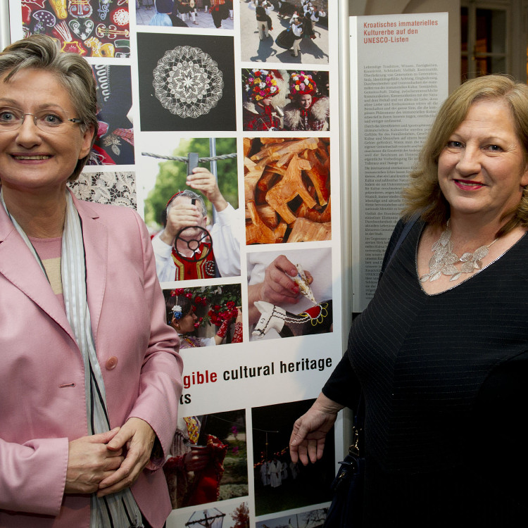 Zwei Kulturministerinnen, eine Ausstellung: Schmied und Violic eröffneten Ausstellung zu Kroatiens Immateriellem UNESCO Kulturerbe - Bild Nr. 718