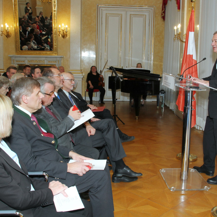 BMBWF: Bundesminister Faßmann überreichte hohe staatliche Auszeichnungen - Bild Nr. 7810