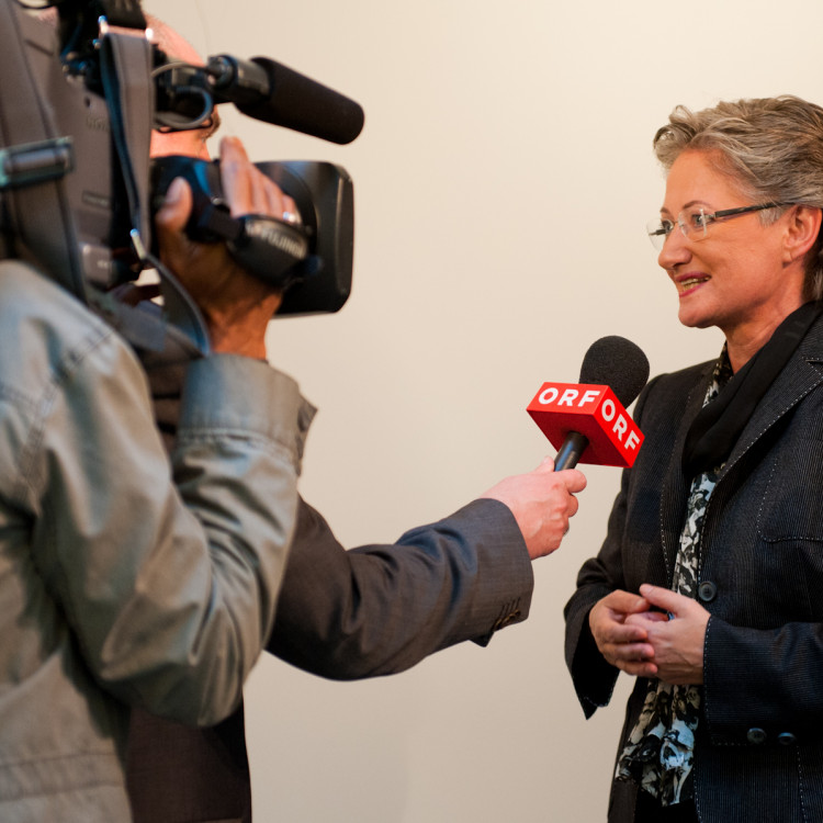 Kulturministerin Schmied zum 10 jährigen Jubiläum des Österreichischen Kulturforums in New York - Bild Nr. 990