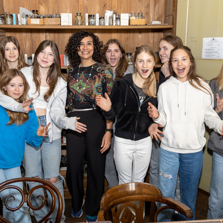 Girls' Day im Zeichen von Wissenschaft und Forschung: Bildungsminister begleitet Schülerinnen ins Naturhistorische Museum - Bild Nr. 12279