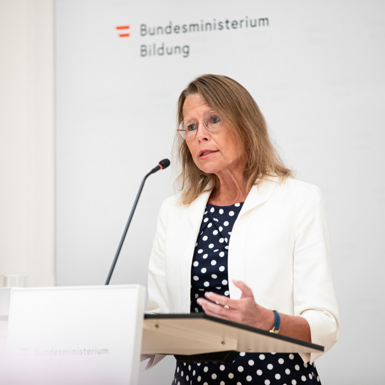 Lehramtsstudium für die Primarstufe wird praxisnäher: Bildungsminister Christoph Wiederkehr und Rektorin Beatrix Karl stellen Reform vor - Bild Nr. 15857
