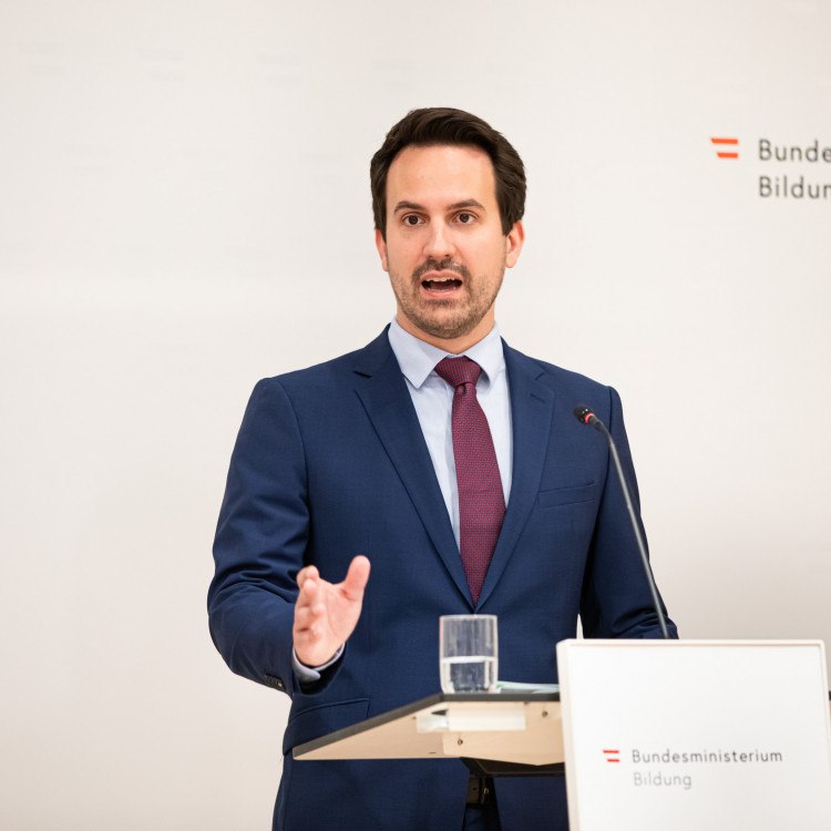 Lehramtsstudium für die Primarstufe wird praxisnäher: Bildungsminister Christoph Wiederkehr und Rektorin Beatrix Karl stellen Reform vor - Bild Nr. 15864