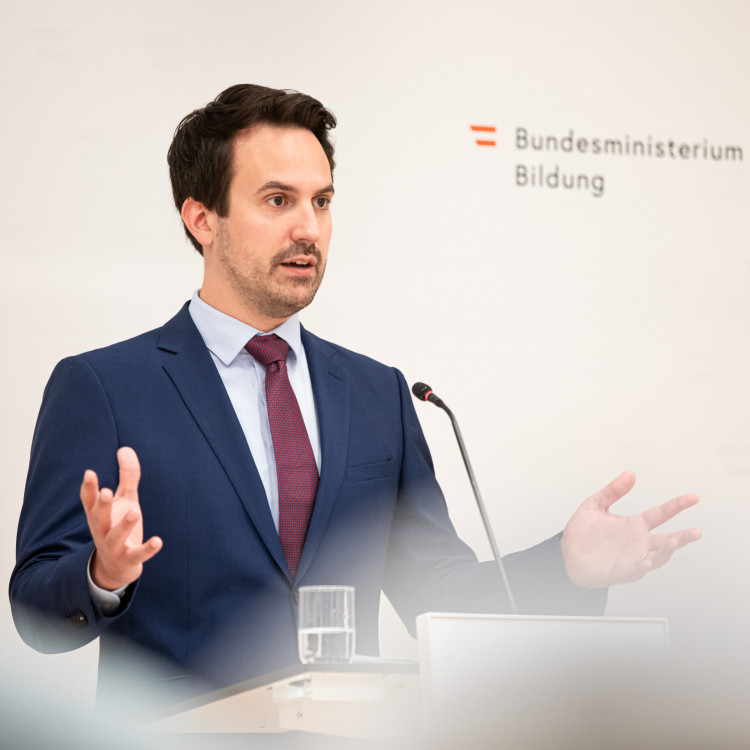 Lehramtsstudium für die Primarstufe wird praxisnäher: Bildungsminister Christoph Wiederkehr und Rektorin Beatrix Karl stellen Reform vor - Bild Nr. 15865
