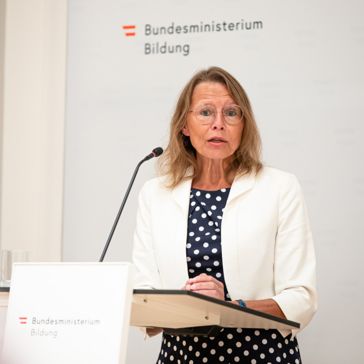 Lehramtsstudium für die Primarstufe wird praxisnäher: Bildungsminister Christoph Wiederkehr und Rektorin Beatrix Karl stellen Reform vor - Bild Nr. 15879