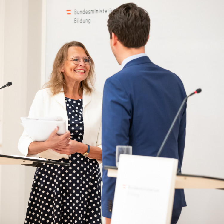 Lehramtsstudium für die Primarstufe wird praxisnäher: Bildungsminister Christoph Wiederkehr und Rektorin Beatrix Karl stellen Reform vor - Bild Nr. 15883
