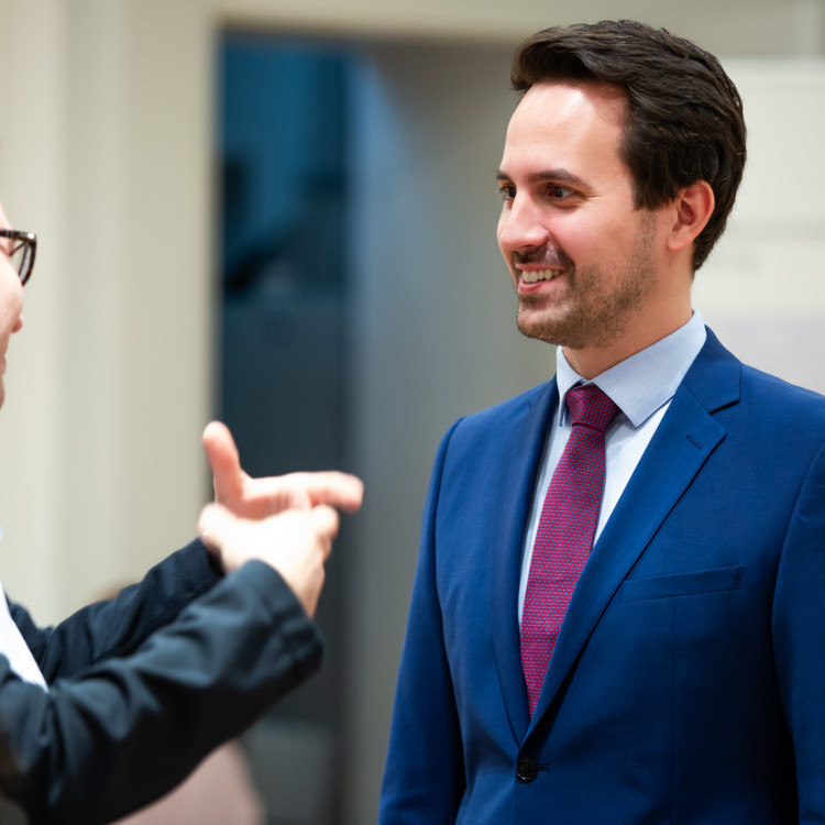 Lehramtsstudium für die Primarstufe wird praxisnäher: Bildungsminister Christoph Wiederkehr und Rektorin Beatrix Karl stellen Reform vor - Bild Nr. 15886