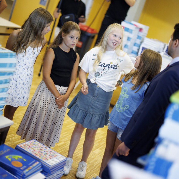 Fototermin zum Schulstart 2025 mit Bundesminister Christoph Wiederkehr - Bild Nr. 15907