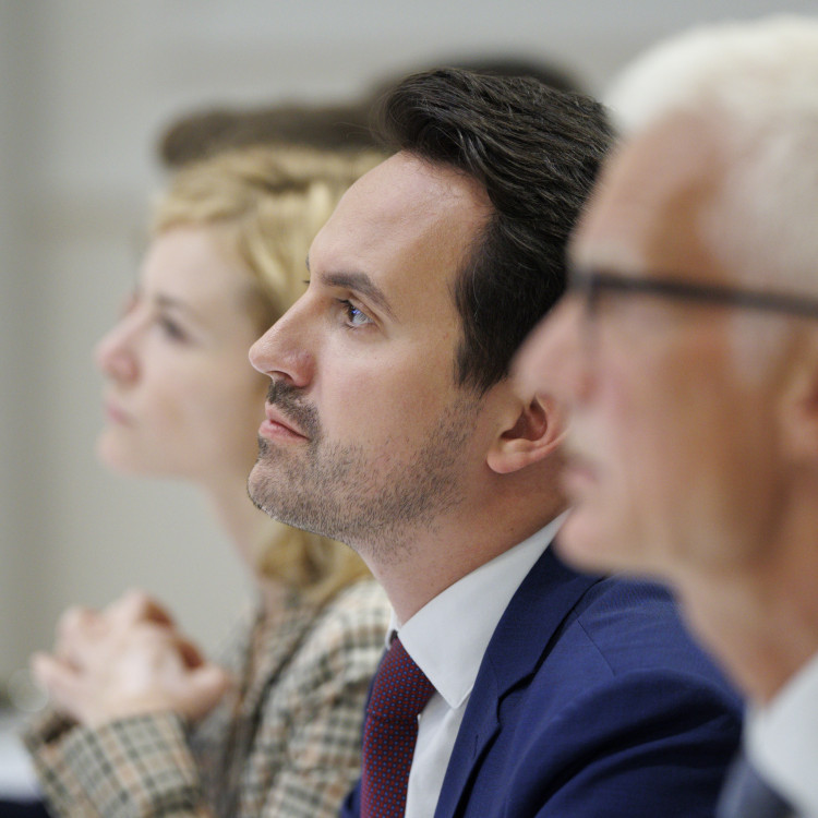 BMB Pressegespräch: OECD präsentiert Daten zum österreichischen Bildungssystem - Bild Nr. 15956