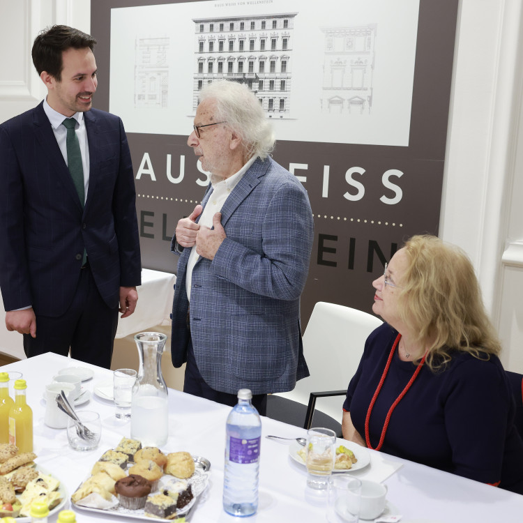 Bildungsminister ehrt Zeitzeuginnen und Zeitzeugen, die Schulen besuchen. - Bild Nr. 16051