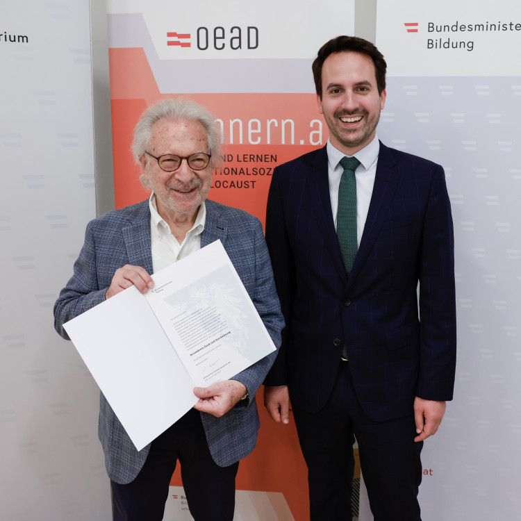 Bildungsminister ehrt Zeitzeuginnen und Zeitzeugen, die Schulen besuchen. - Bild Nr. 16064