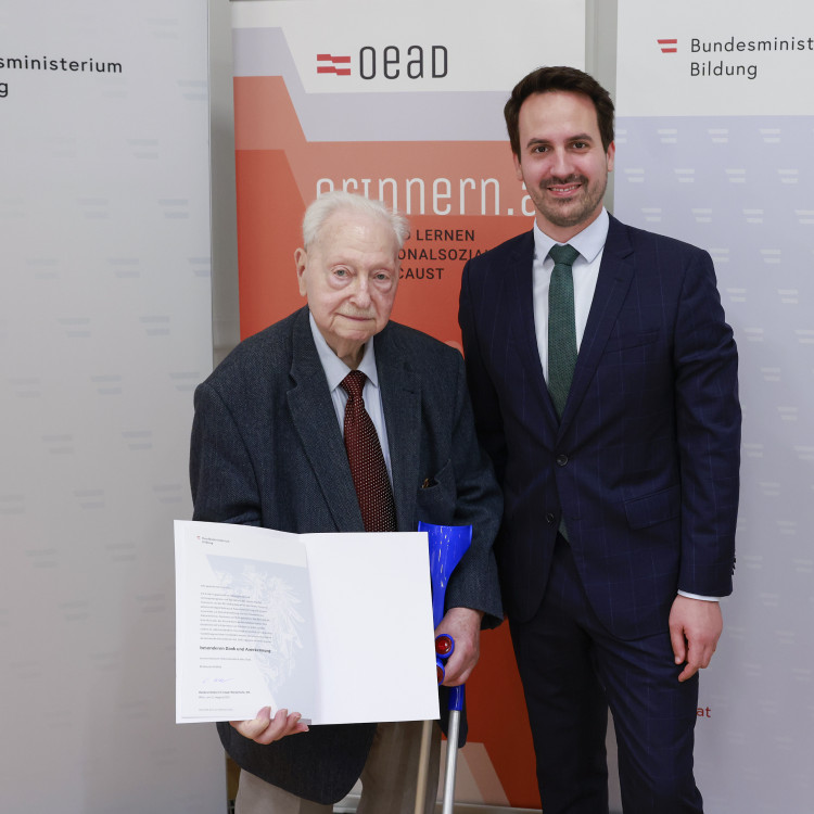 Bildungsminister ehrt Zeitzeuginnen und Zeitzeugen, die Schulen besuchen. - Bild Nr. 16066