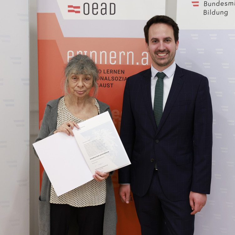 Bildungsminister ehrt Zeitzeuginnen und Zeitzeugen, die Schulen besuchen. - Bild Nr. 16074