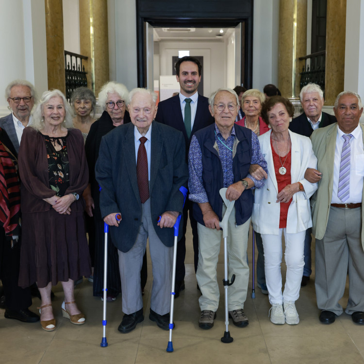 Bildungsminister ehrt Zeitzeuginnen und Zeitzeugen, die Schulen besuchen. - Bild Nr. 16086