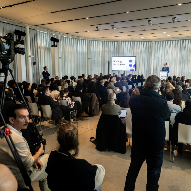 Grundsatzrede von Bildungsminister Christoph Wiederkehr - Bild Nr. 16160