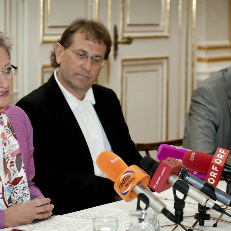 Kulturministerin Claudia Schmied und Kulturstadtrat Andreas Mailath-Pokorny präsentieren Christian Strasser als neuen Geschäftsführer des MQ - Bild Nr. 227