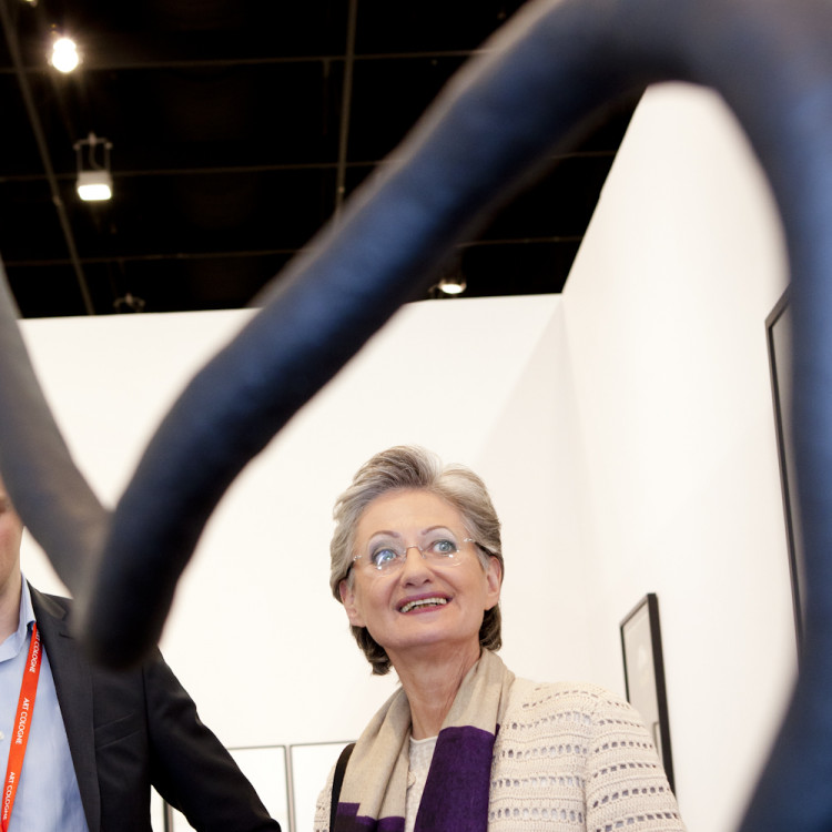 Ministerin Claudia Schmied besucht die Kunstmesse Art Cologne - Bild Nr. 2616