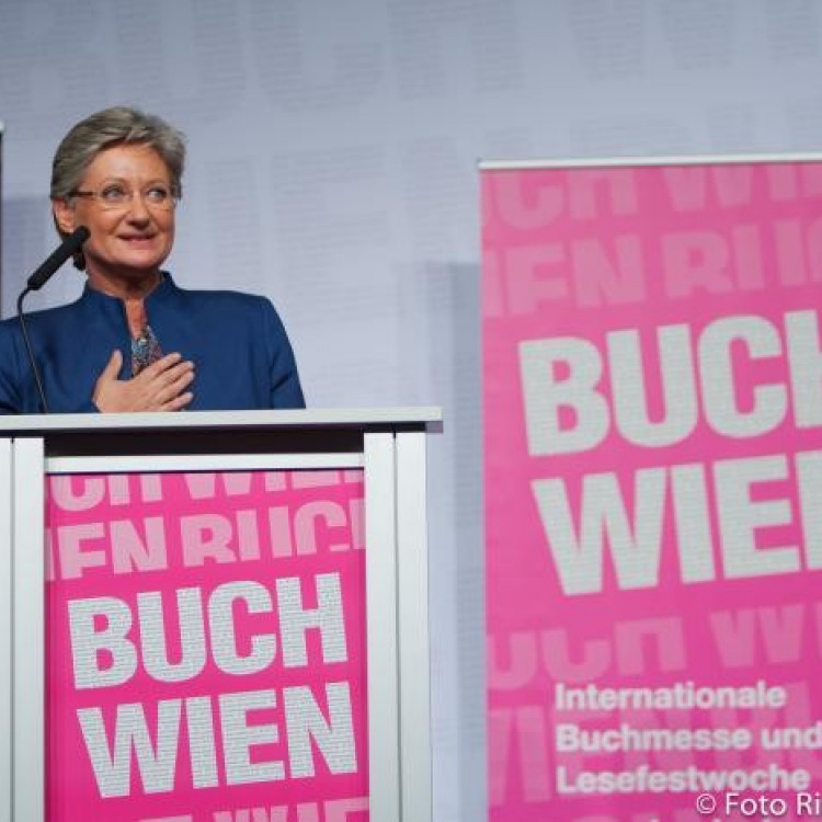 Frau Bundesministerin Dr. Claudia Schmied zur Eröffnung der „Buch Wien“ - Bild Nr. 266