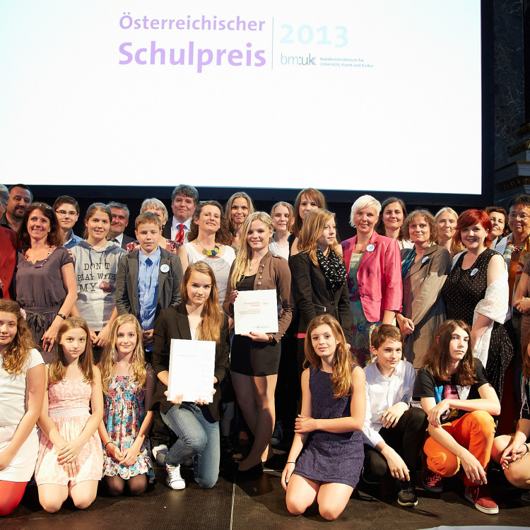 Schulpreis 2013: Bildungsministerin Dr. Claudia Schmied prämiert die NMS/BG/BRG Klusemannstraße - Bild Nr. 2751