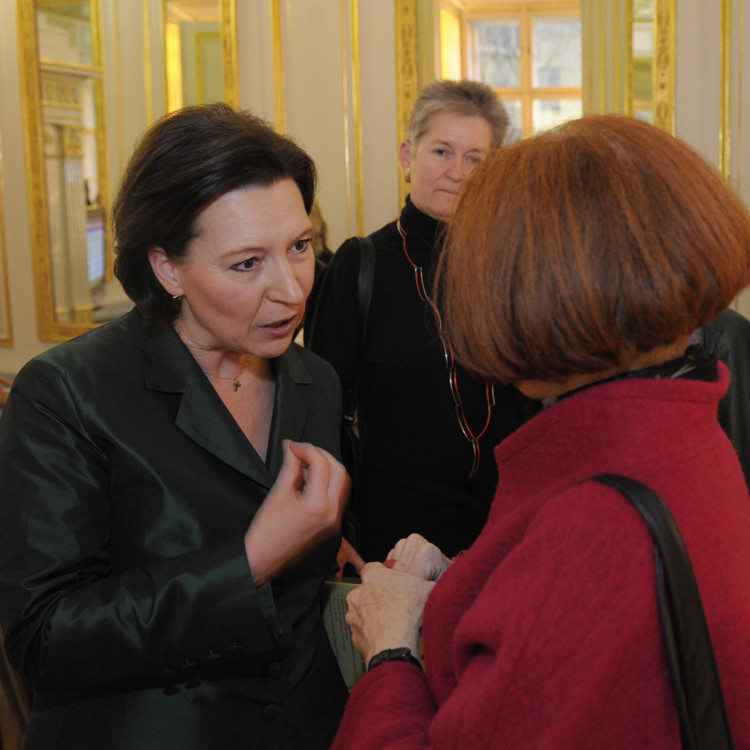 Open House im Frauenministerium: Rund 300 Gäste zu Besuch bei Bundesministerin Gabriele Heinisch-Hosek - Bild Nr. 3486