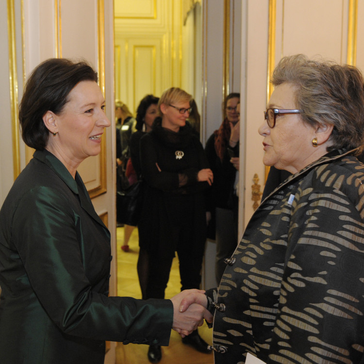 Open House im Frauenministerium: Rund 300 Gäste zu Besuch bei Bundesministerin Gabriele Heinisch-Hosek - Bild Nr. 3489