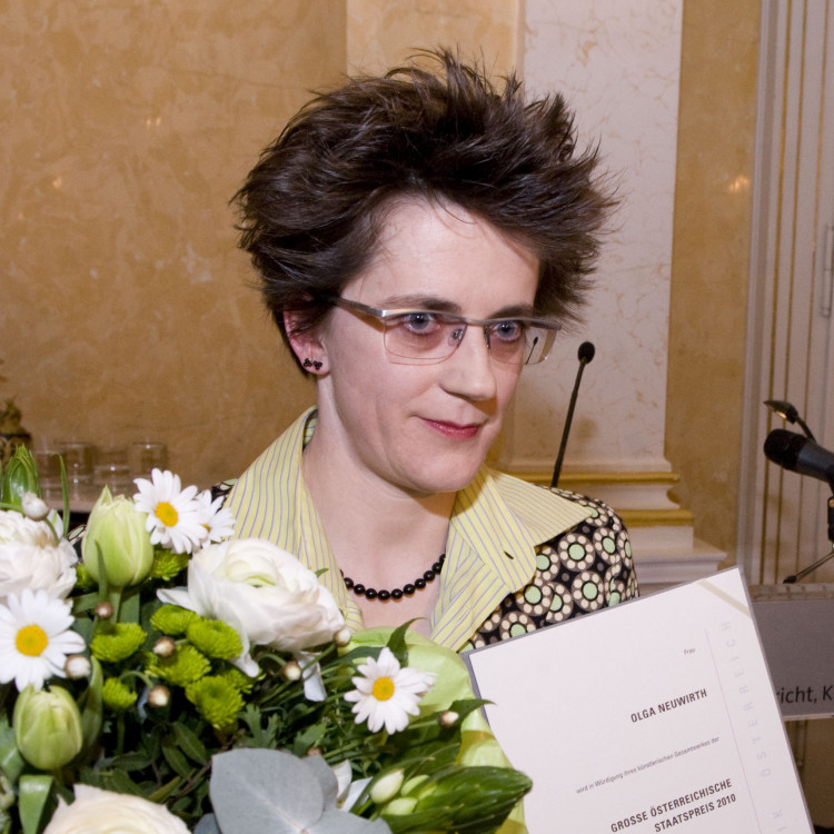 BM Claudia Schmied überreicht den Großen Österreichischen Staatspreis 2010 an Komponistin Olga Neuwirth - Bild Nr. 410