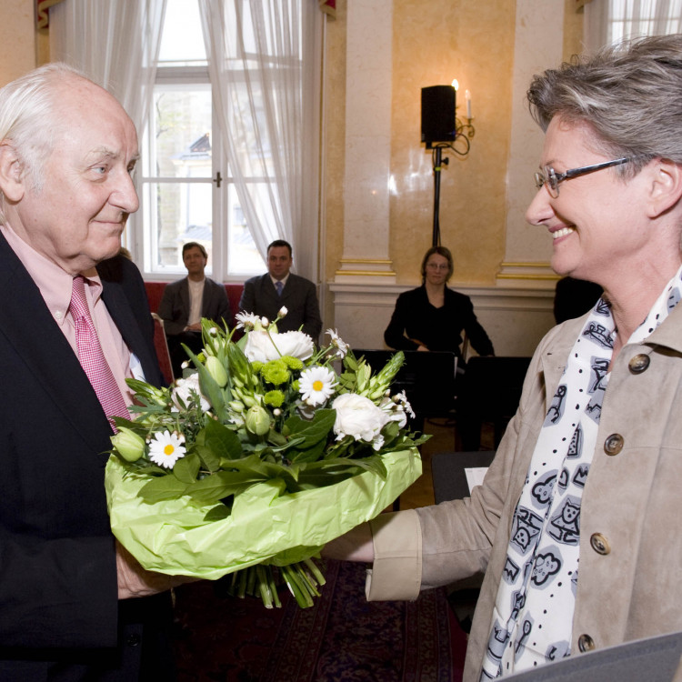 BM Claudia Schmied überreicht den Großen Österreichischen Staatspreis 2010 an Komponistin Olga Neuwirth - Bild Nr. 413