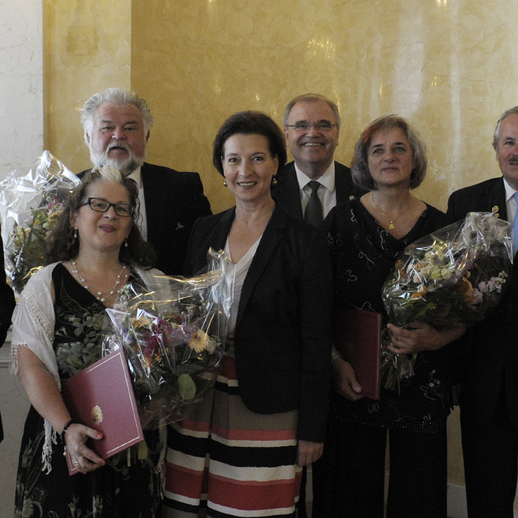 BMBF: Bundesministerin Heinisch-Hosek überreicht hohe staatliche Auszeichnungen - Bild Nr. 4145