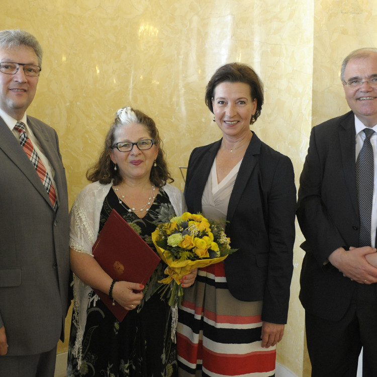 BMBF: Bundesministerin Heinisch-Hosek überreicht hohe staatliche Auszeichnungen - Bild Nr. 4154