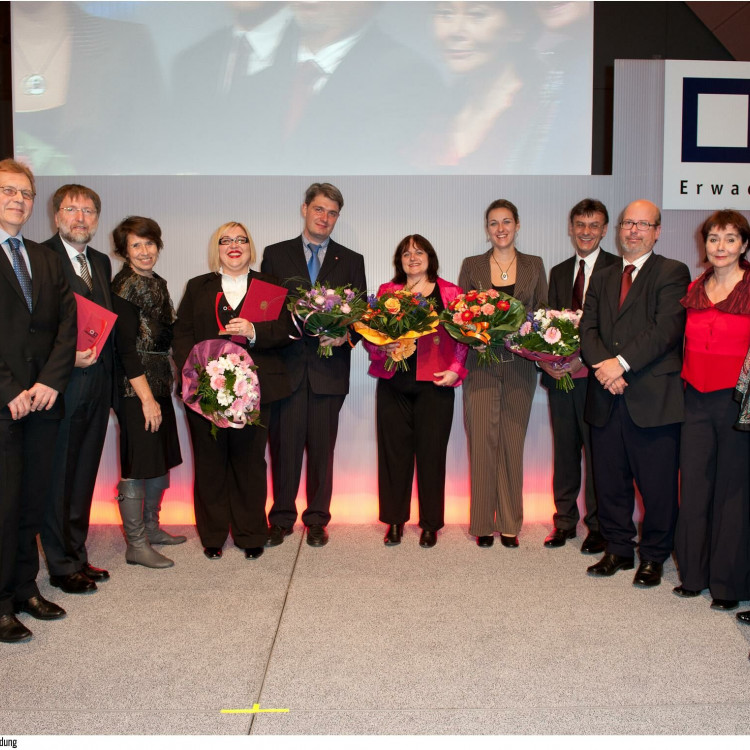 Bildungsministerin Dr. Claudia Schmied verleiht den Österreichischen Staatspreis für Erwachsenenbildung 2010 - Bild Nr. 424