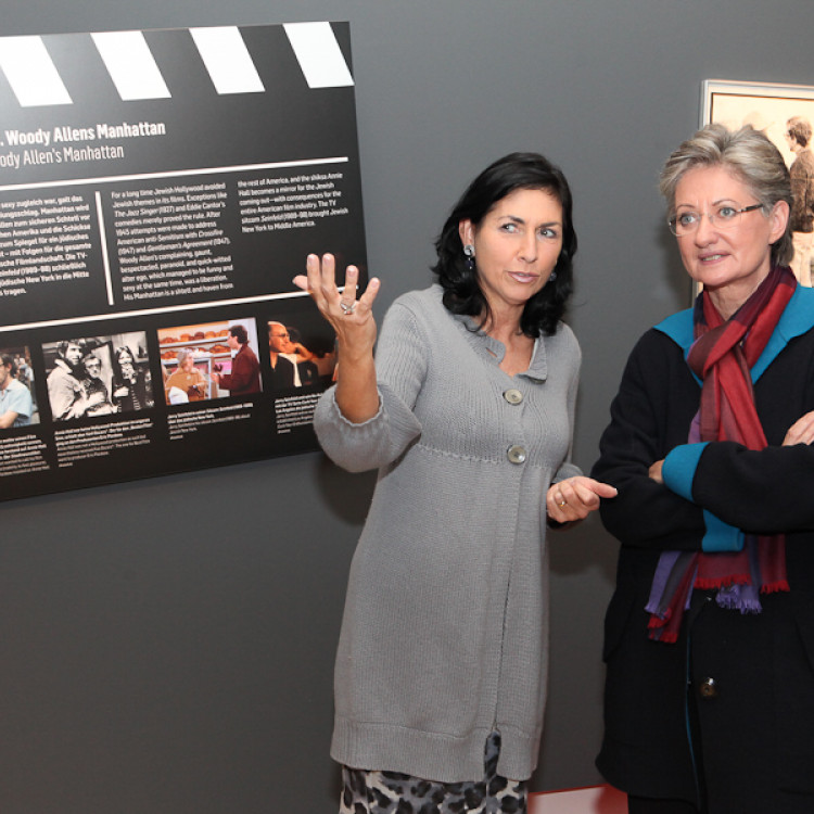 Bundesministerin Dr. Claudia Schmied besucht das jüdische Museum - Bild Nr. 468