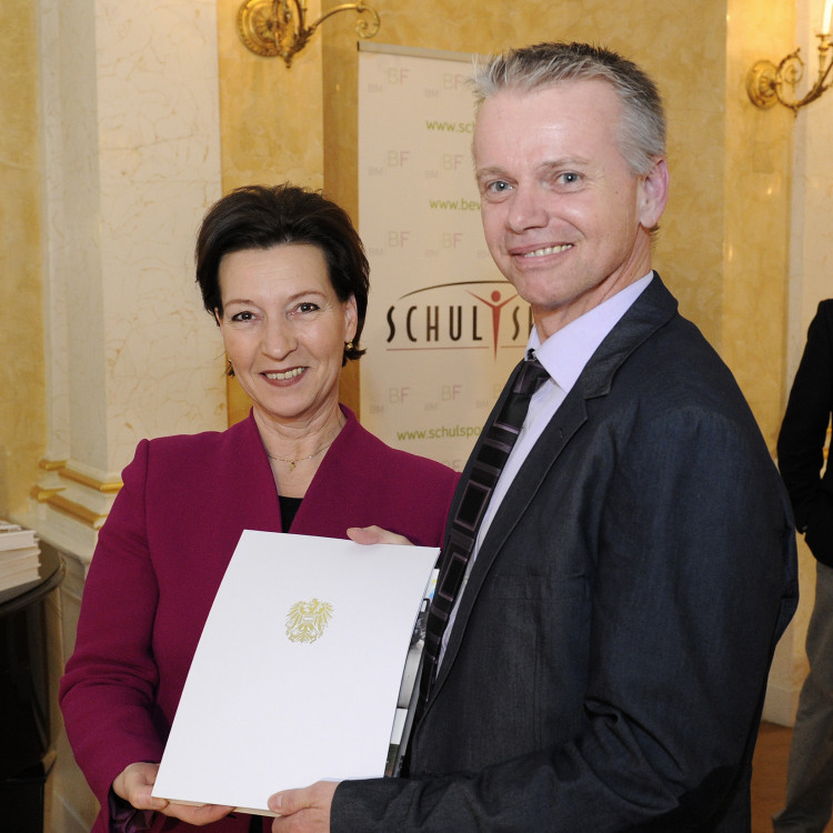 Verleihung des Ehrenpreises zum Schulsportgütesiegel durch Bildungsministerin Gabriele Heinisch-Hosek - Bild Nr. 5249