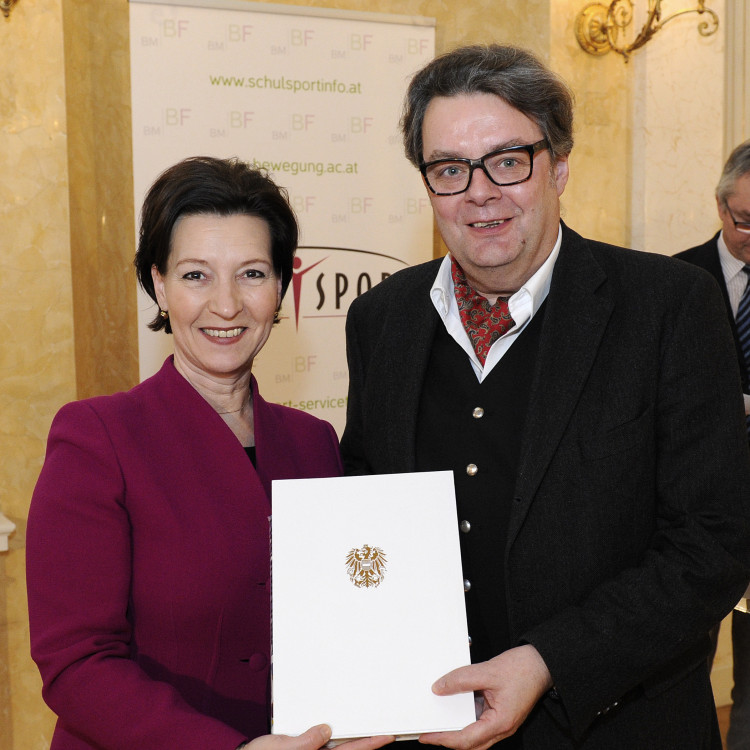 Verleihung des Ehrenpreises zum Schulsportgütesiegel durch Bildungsministerin Gabriele Heinisch-Hosek - Bild Nr. 5272