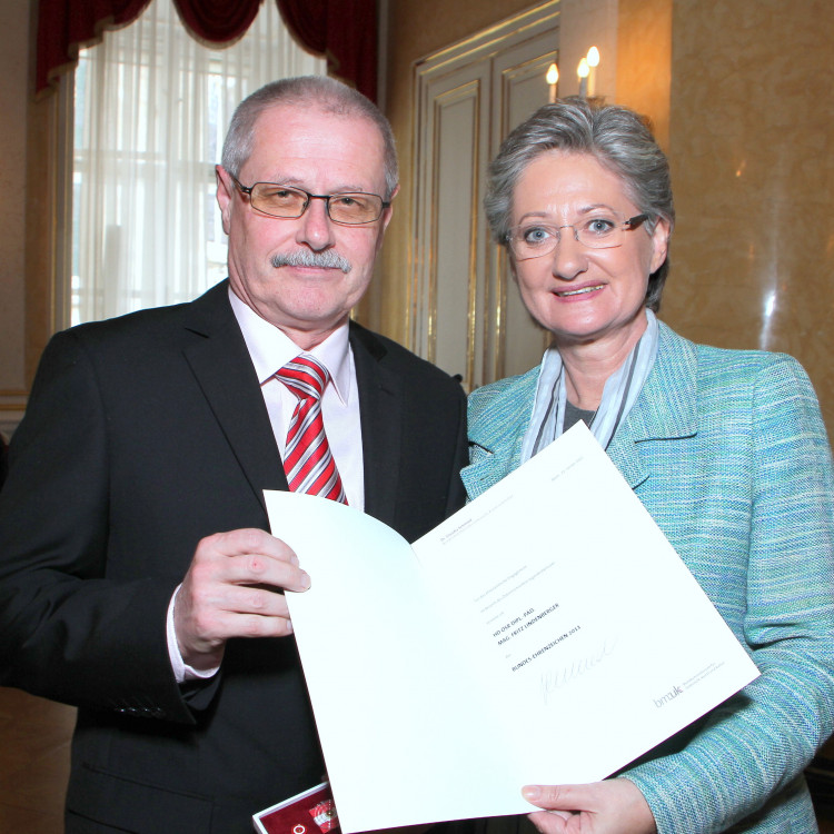 Bundesehrenzeichen-Verleihung an Freiwillige des Österreichischen Jugendrotkreuzes durch Bundesministerin Claudia Schmied - Bild Nr. 570
