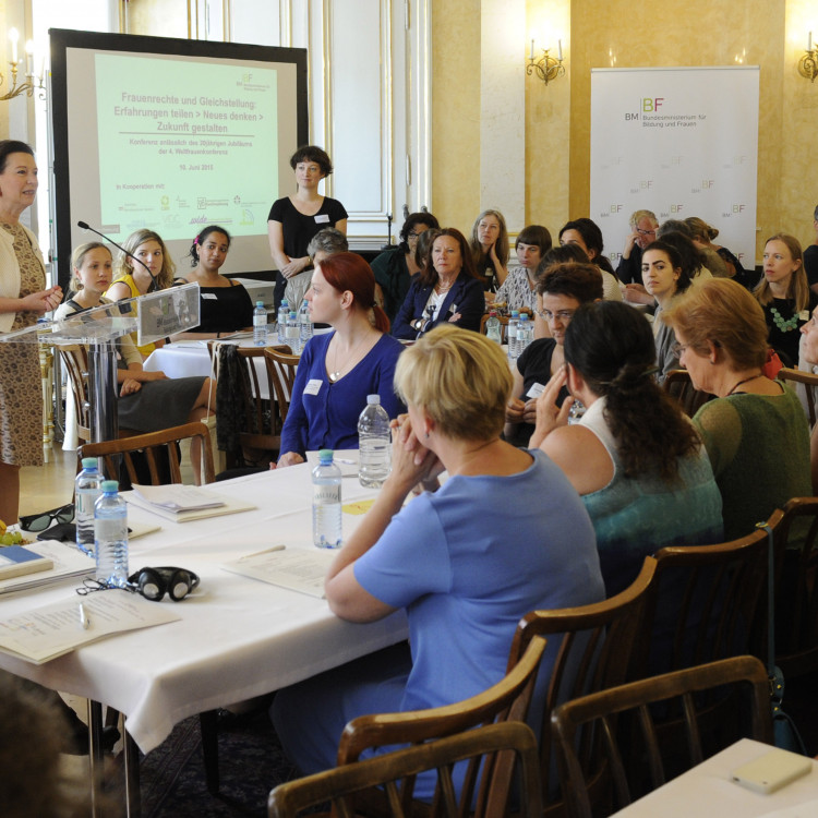 Konferenz „Frauenrechte und Gleichstellung: Erfahrungen teilen > Neues denken > Zukunft gestalten“ - Bild Nr. 5711