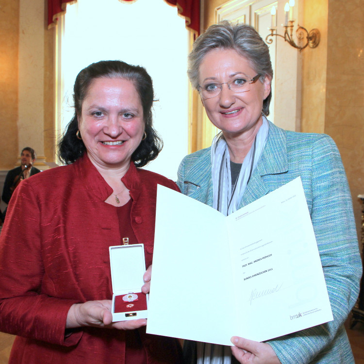 Bundesehrenzeichen-Verleihung an Freiwillige des Österreichischen Jugendrotkreuzes durch Bundesministerin Claudia Schmied - Bild Nr. 589