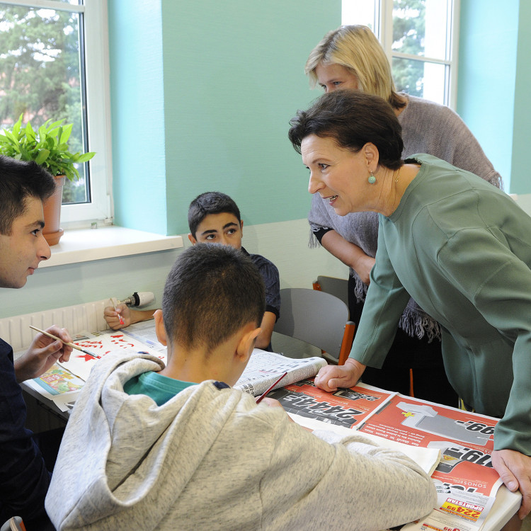 Bundesministerin Gabriele Heinisch-Hosek präsentiert Willkommensaktion für Flüchtlingskinder - Bild Nr. 5901