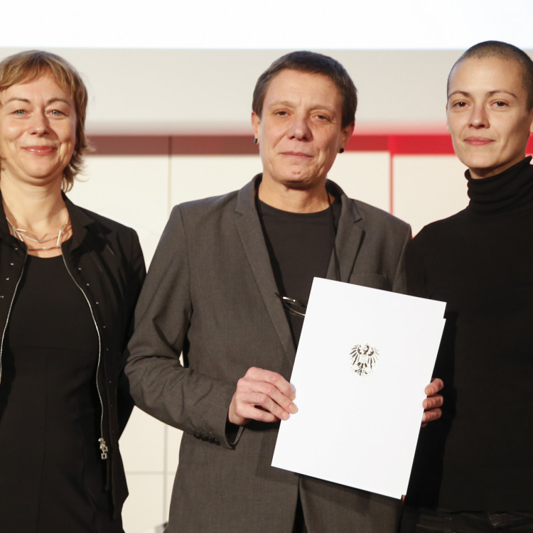 Bildungsministerin Heinisch-Hosek verleiht den Österreichischen Staatspreis für Erwachsenenbildung 2015 - Bild Nr. 6283