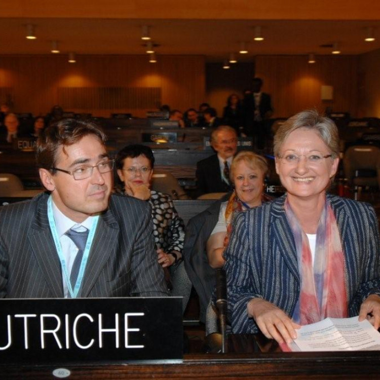 BM Schmied nimmt an der UNESCO-Generalkonferenz teil - Bild Nr. 633