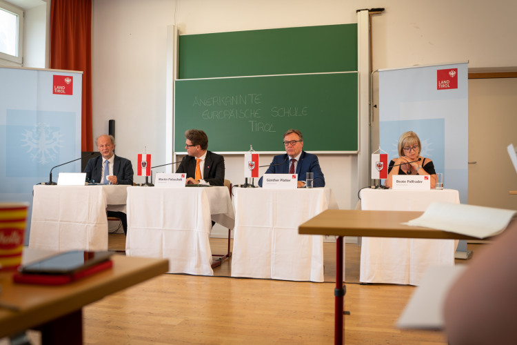 Pressekonferenz zum Projektstart: Anerkannte Europäische Schule im Großraum Innsbruck - Bild Nr. 10643 - Vorschau