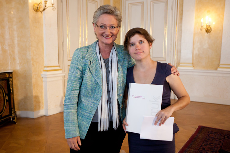 BM Schmied: Feierliche Verleihung des Staatspreises und Förderungspreises für Bildungsjournalismus 2012 - Bild Nr. 1360 - Vorschau