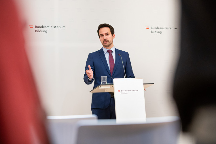 Lehramtsstudium für die Primarstufe wird praxisnäher: Bildungsminister Christoph Wiederkehr und Rektorin Beatrix Karl stellen Reform vor - Bild Nr. 15872 - Vorschau