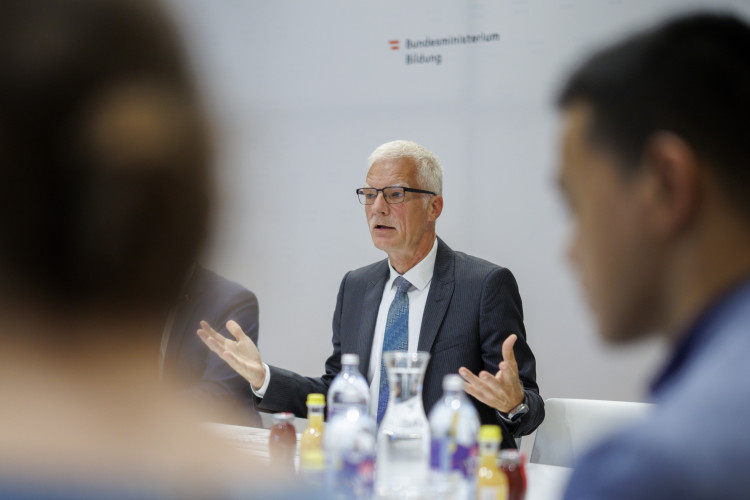 BMB Pressegespräch: OECD präsentiert Daten zum österreichischen Bildungssystem