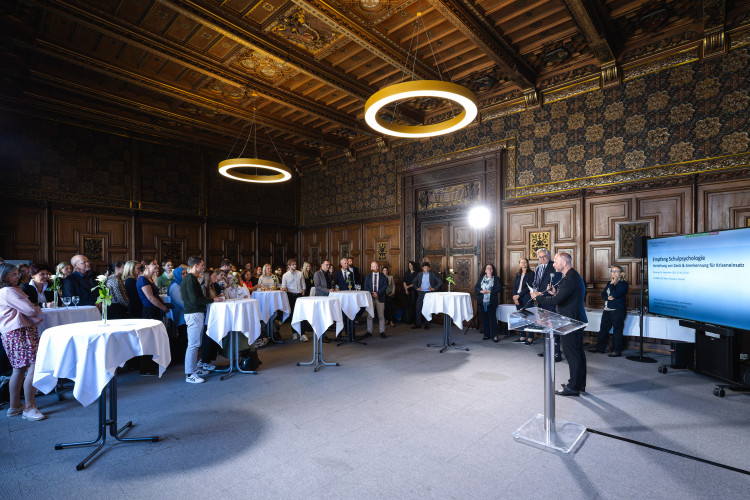 Kriseneinsatz in Graz Schulpsychologie - Verleihung von Dank & Anerkennung - Bild Nr. 15994 - Vorschau