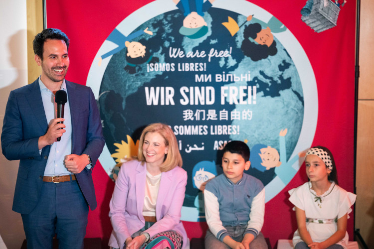 Präsentation der ASAGAN-Publikation „Abenteuer Kinderrechte“ - Bild Nr. 17855 - Vorschau