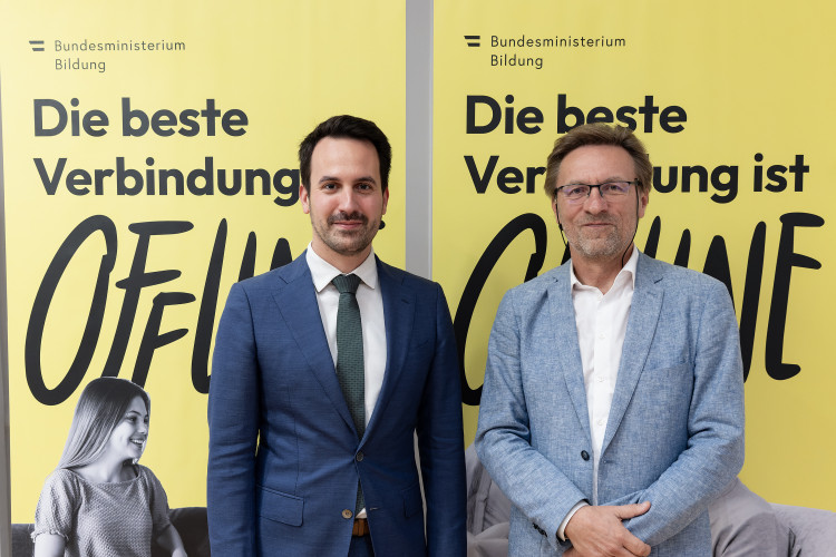 Pressekonferenz nach Rundem Tisch zu Bildschirmzeit bei Kindern und Jugendlichen: „Die beste Verbindung ist offline“ - Bild Nr. 17883 - Vorschau