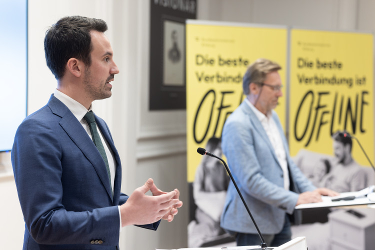 Pressekonferenz nach Rundem Tisch zu Bildschirmzeit bei Kindern und Jugendlichen: „Die beste Verbindung ist offline“ - Bild Nr. 17884 - Vorschau
