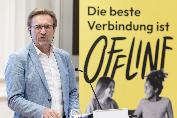 Pressekonferenz nach Rundem Tisch zu Bildschirmzeit bei Kindern und Jugendlichen: „Die beste Verbindung ist offline“ - Bild Nr. 17885 - Vorschau