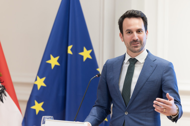 Pressekonferenz nach Rundem Tisch zu Bildschirmzeit bei Kindern und Jugendlichen: „Die beste Verbindung ist offline“ - Bild Nr. 17886 - Vorschau