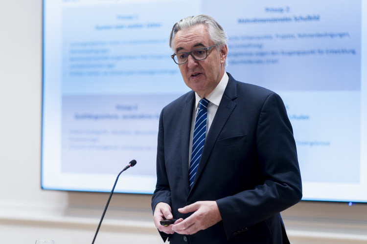 Pressekonferenz: Präsentation des Bildungskompass